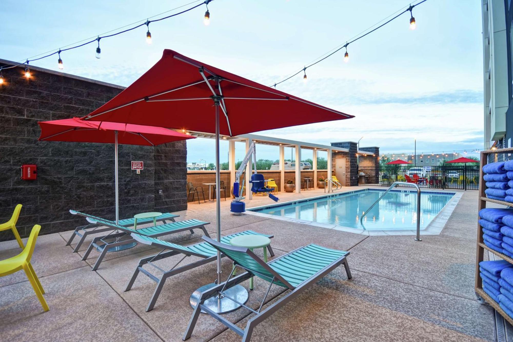 Home2 Suites By Hilton Gilbert Exterior photo